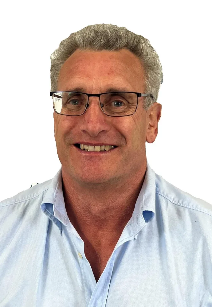 David High Res sitting2